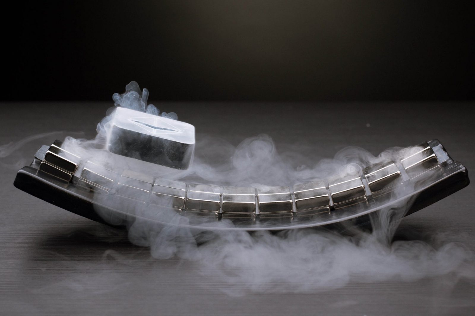 Pendulum Quantum Levitation